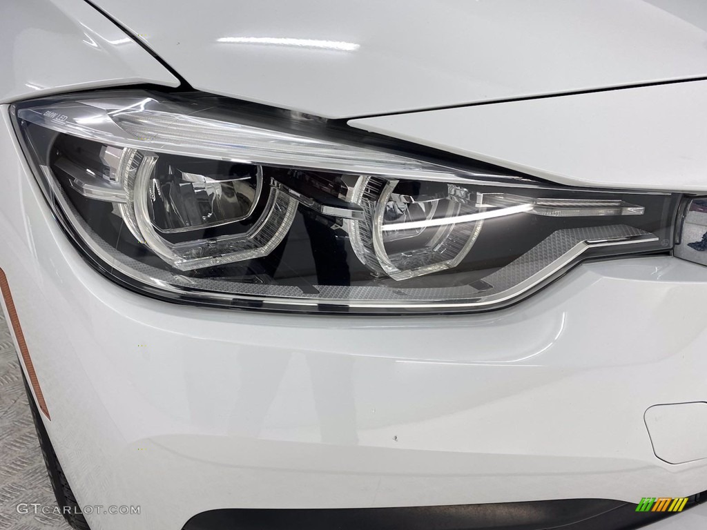 2018 3 Series 320i xDrive Sedan - Alpine White / Venetian Beige photo #7