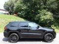 Diamond Black Crystal Pearl 2021 Jeep Grand Cherokee Laredo 4x4 Exterior