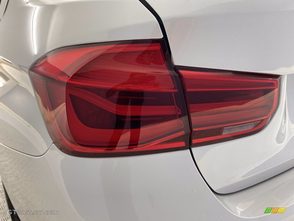 2018 3 Series 330i Sedan - Mineral White Metallic / Black photo #9