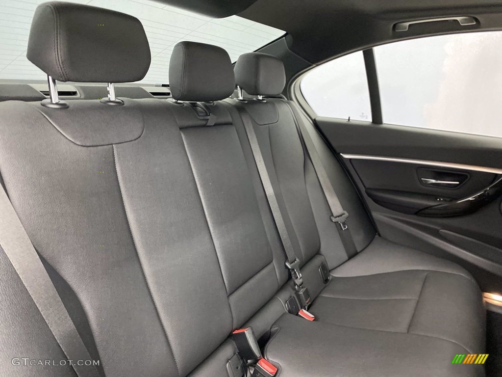 2018 3 Series 330i Sedan - Mineral White Metallic / Black photo #36