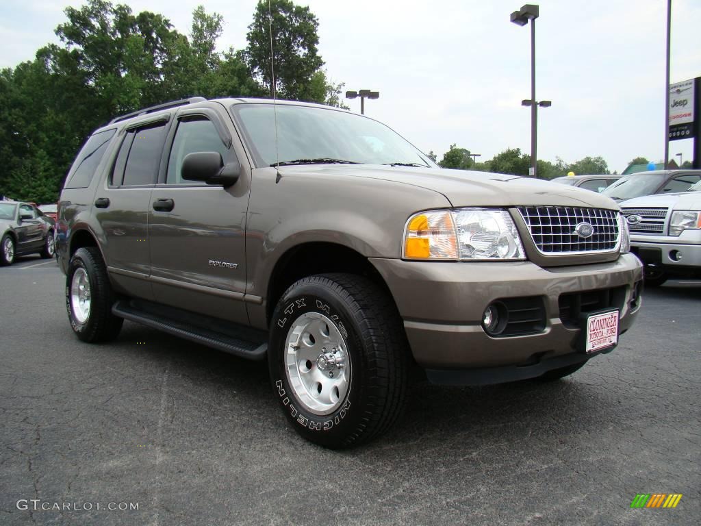 2004 Explorer XLT 4x4 - Pueblo Gold Metallic / Medium Parchment photo #1