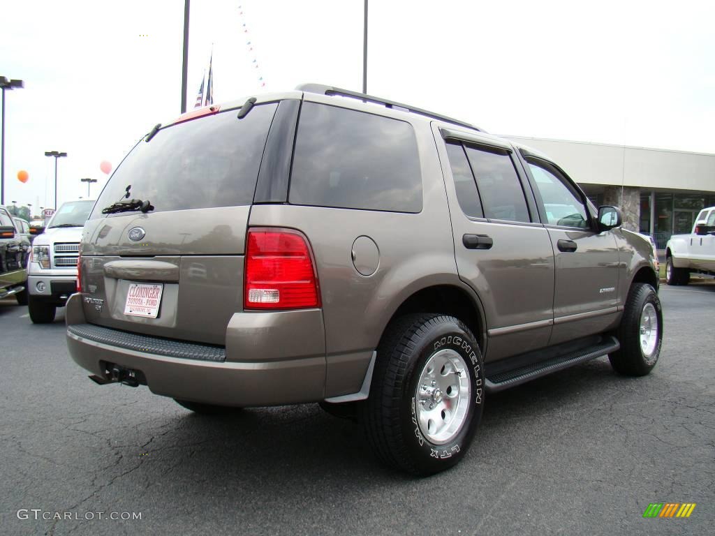 2004 Explorer XLT 4x4 - Pueblo Gold Metallic / Medium Parchment photo #3