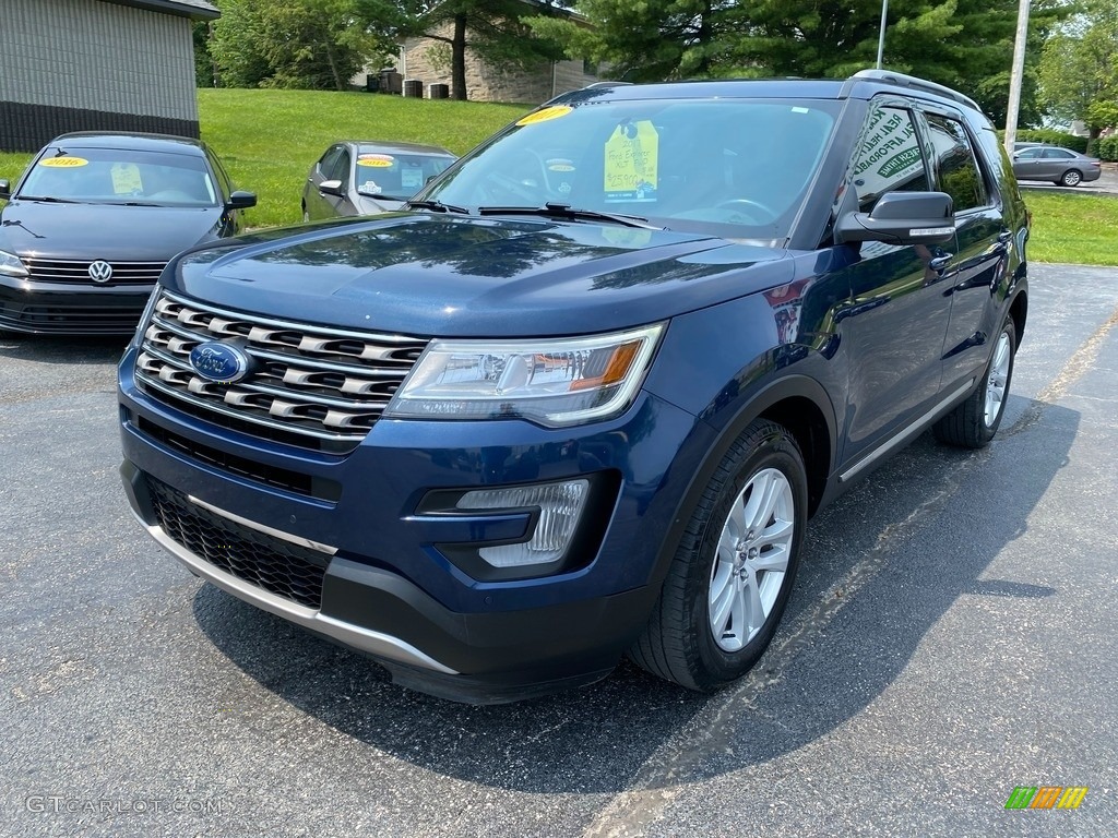 2017 Explorer XLT - Blue Jeans / Ebony Black photo #2