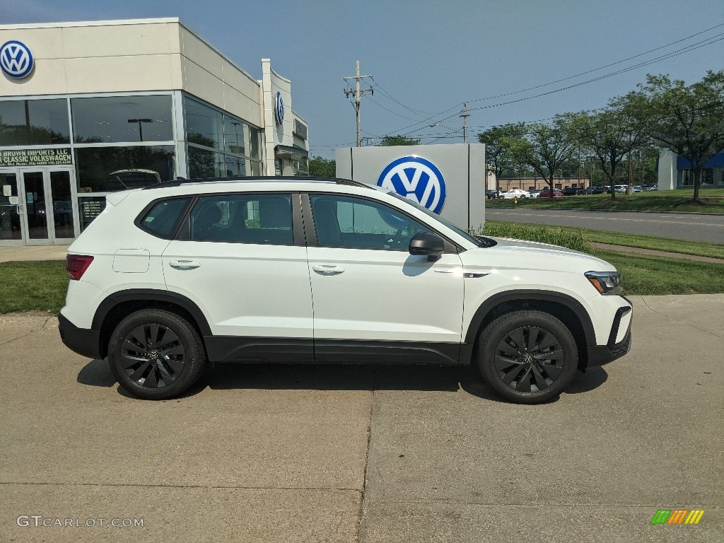 Pure White 2022 Volkswagen Taos S 4Motion Exterior Photo #142390424