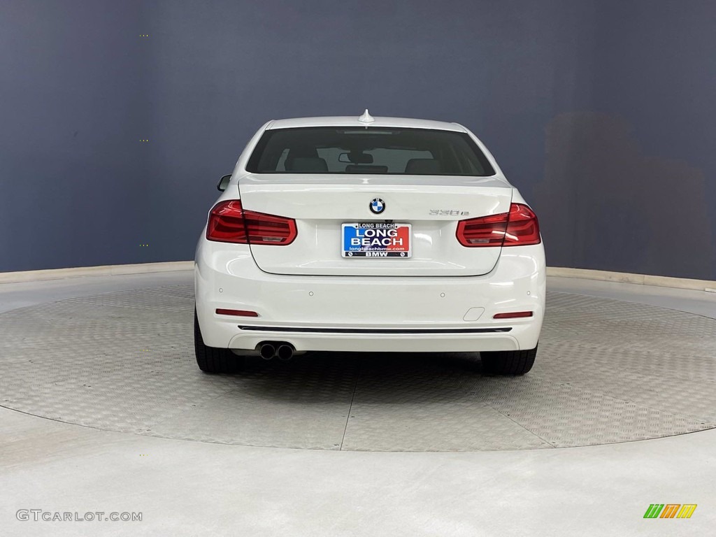 2018 3 Series 330e iPerformance Sedan - Alpine White / Black photo #4