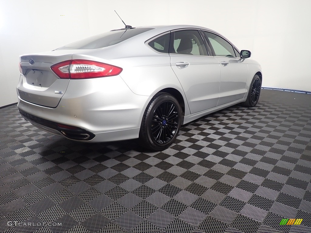 2016 Fusion SE AWD - Ingot Silver Metallic / Charcoal Black photo #10
