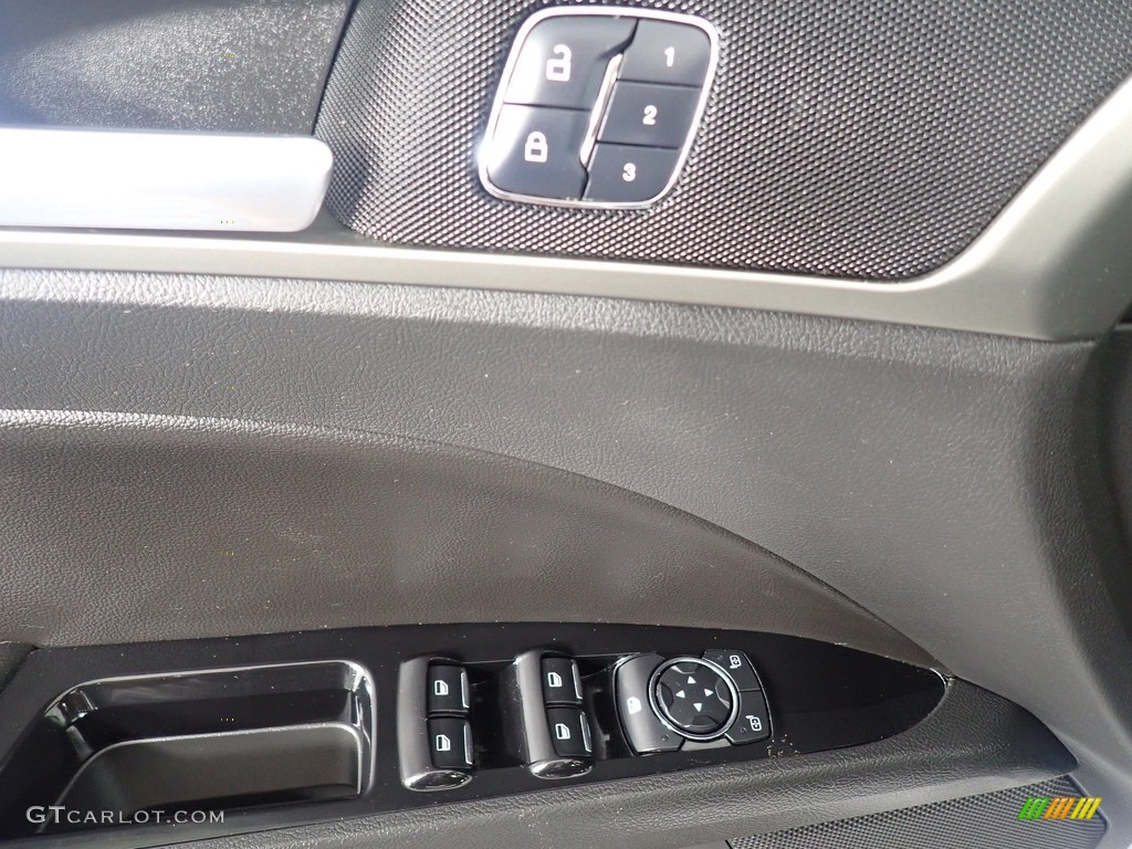 2016 Fusion SE AWD - Ingot Silver Metallic / Charcoal Black photo #19
