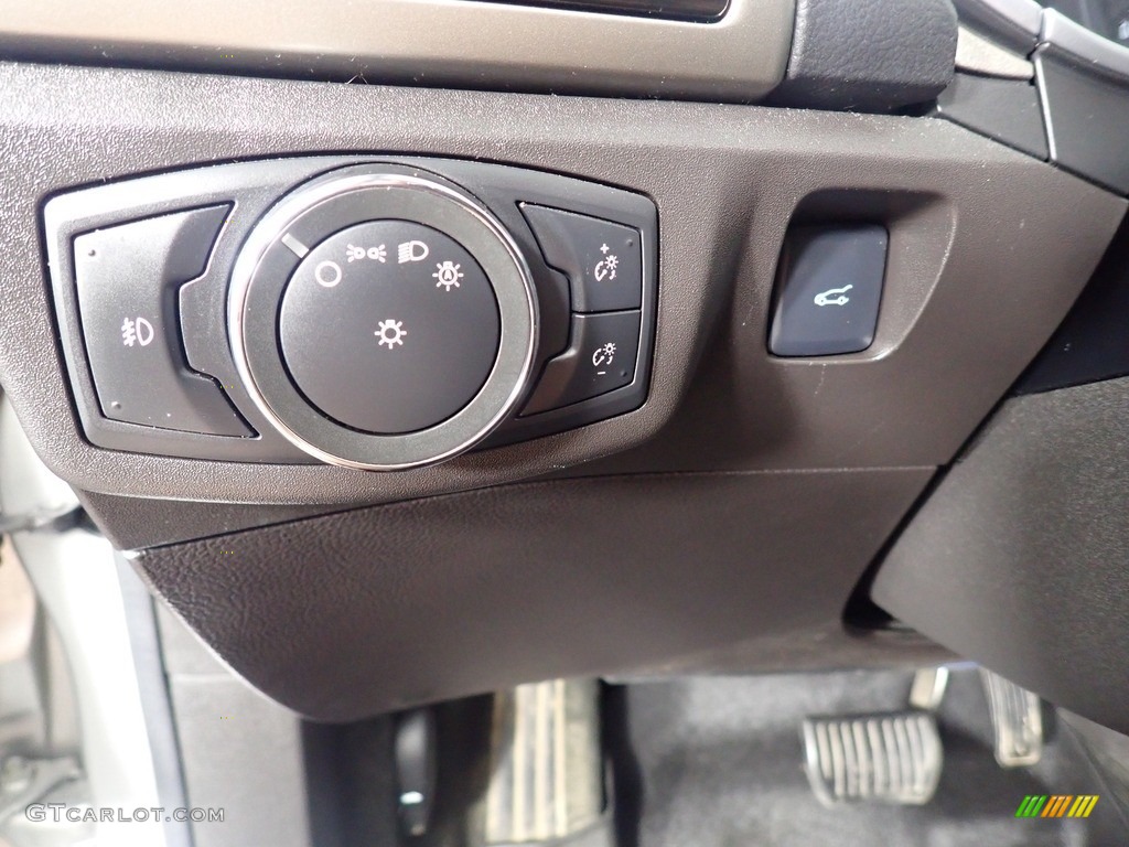 2016 Fusion SE AWD - Ingot Silver Metallic / Charcoal Black photo #25