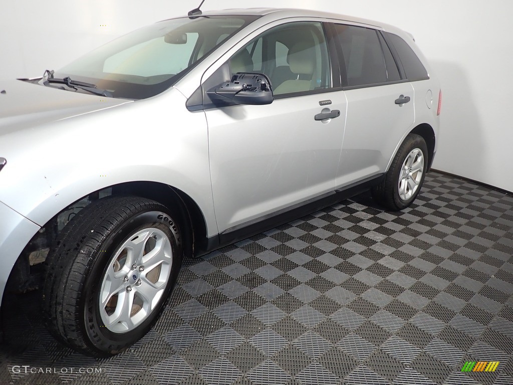 2013 Edge SE AWD - Ingot Silver Metallic / Charcoal Black photo #9
