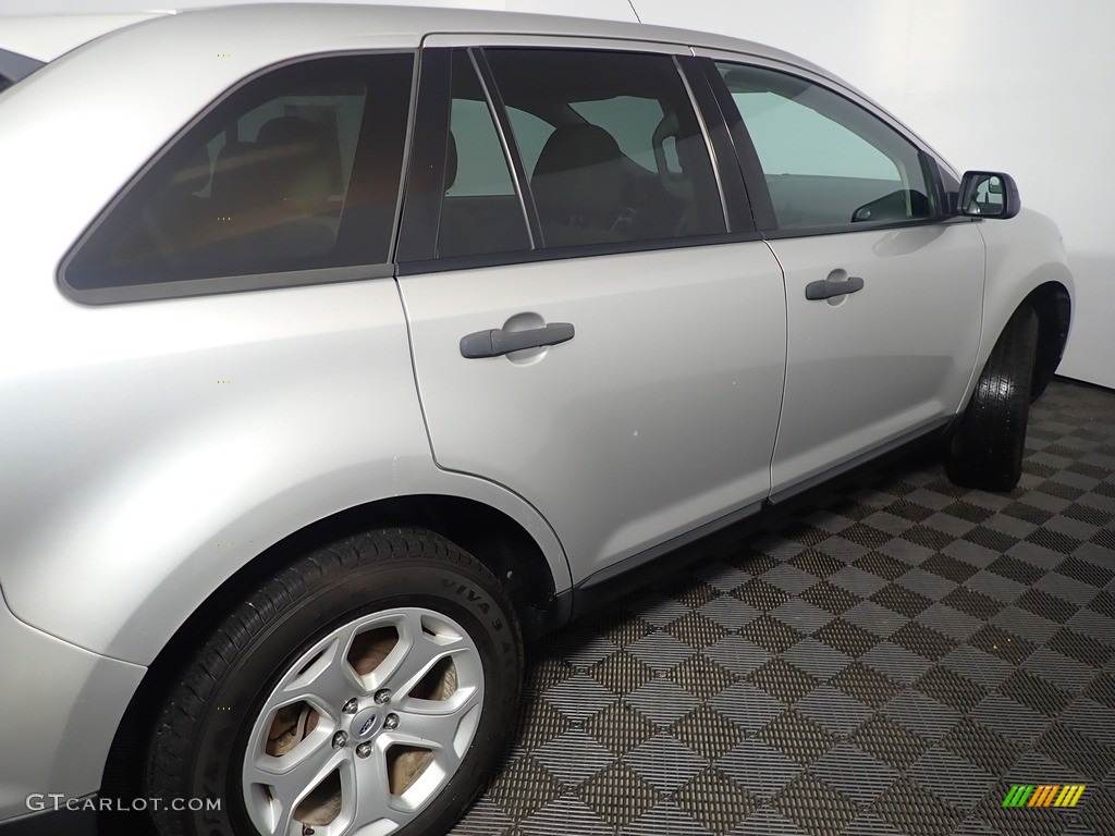 2013 Edge SE AWD - Ingot Silver Metallic / Charcoal Black photo #18