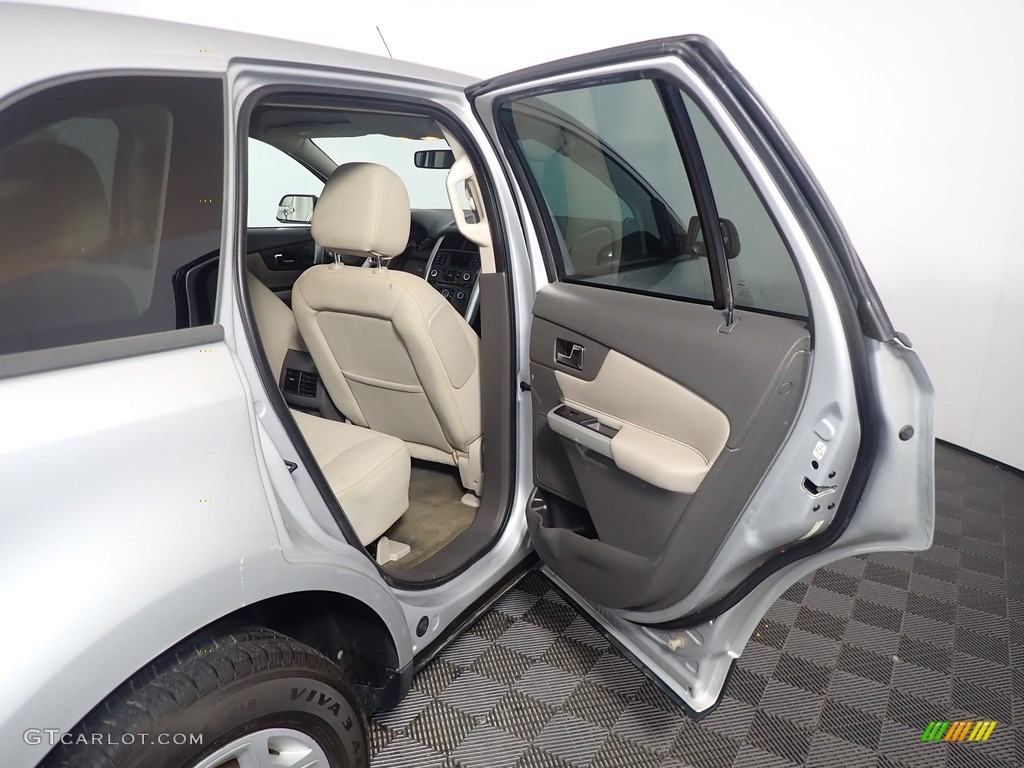 2013 Edge SE AWD - Ingot Silver Metallic / Charcoal Black photo #35