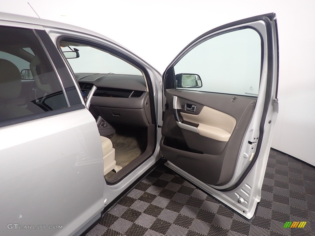 2013 Edge SE AWD - Ingot Silver Metallic / Charcoal Black photo #37