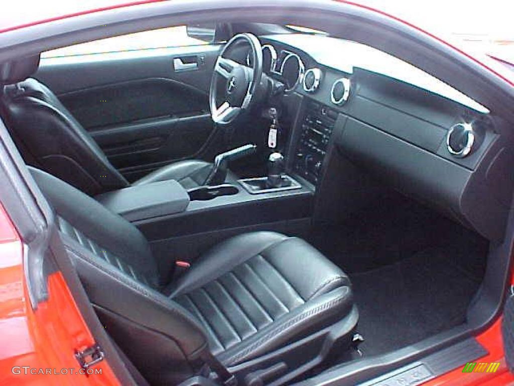 2006 Mustang GT Premium Coupe - Torch Red / Black photo #9