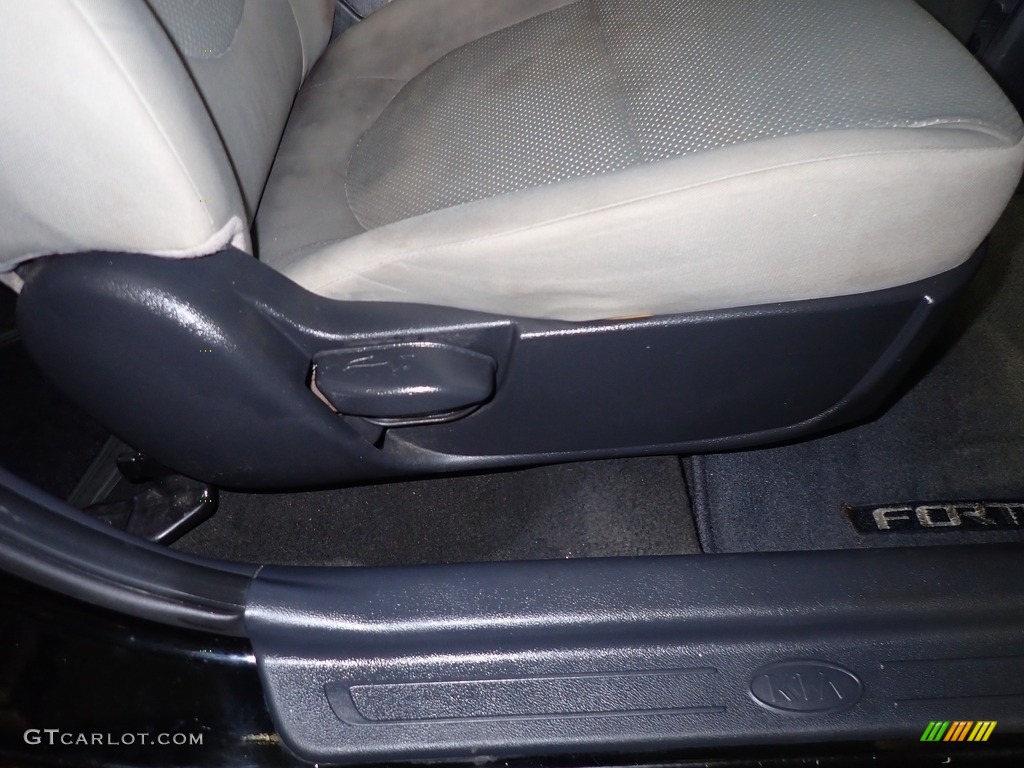 2012 Forte LX - Ebony Black / Stone photo #37