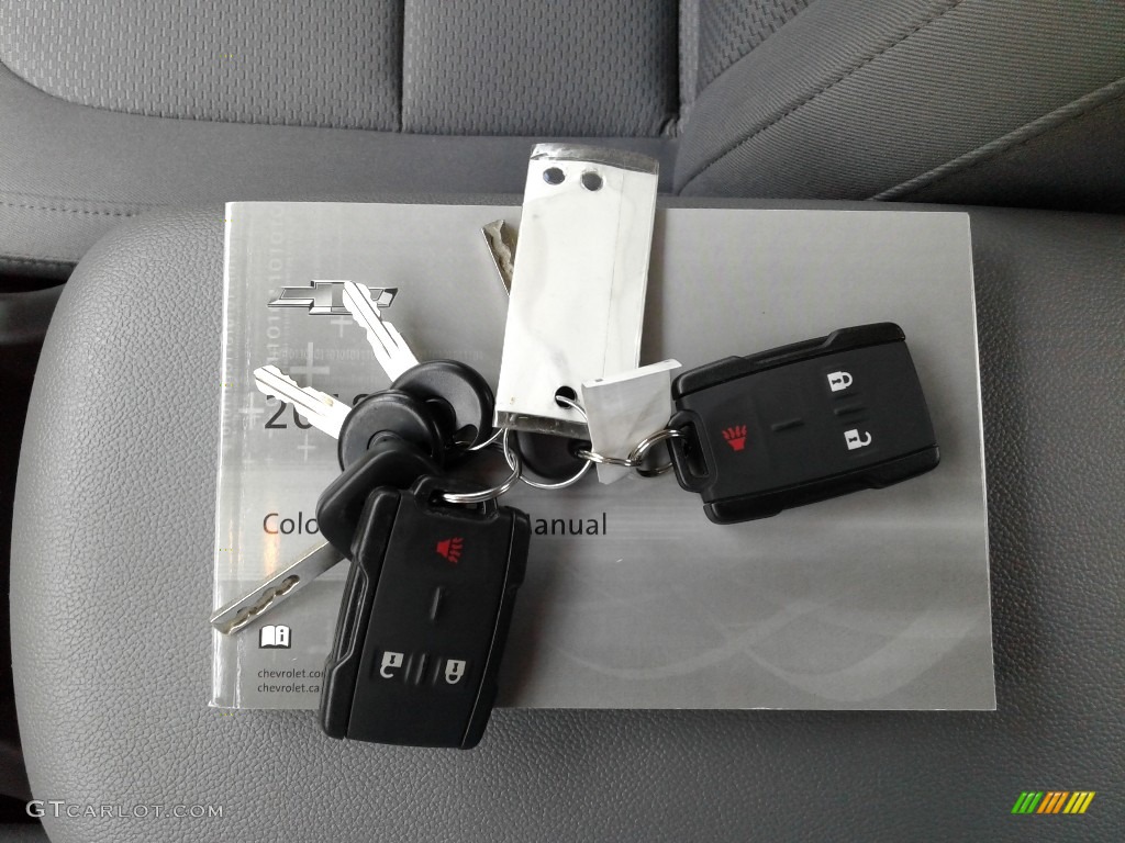 2018 Chevrolet Colorado WT Extended Cab Keys Photos