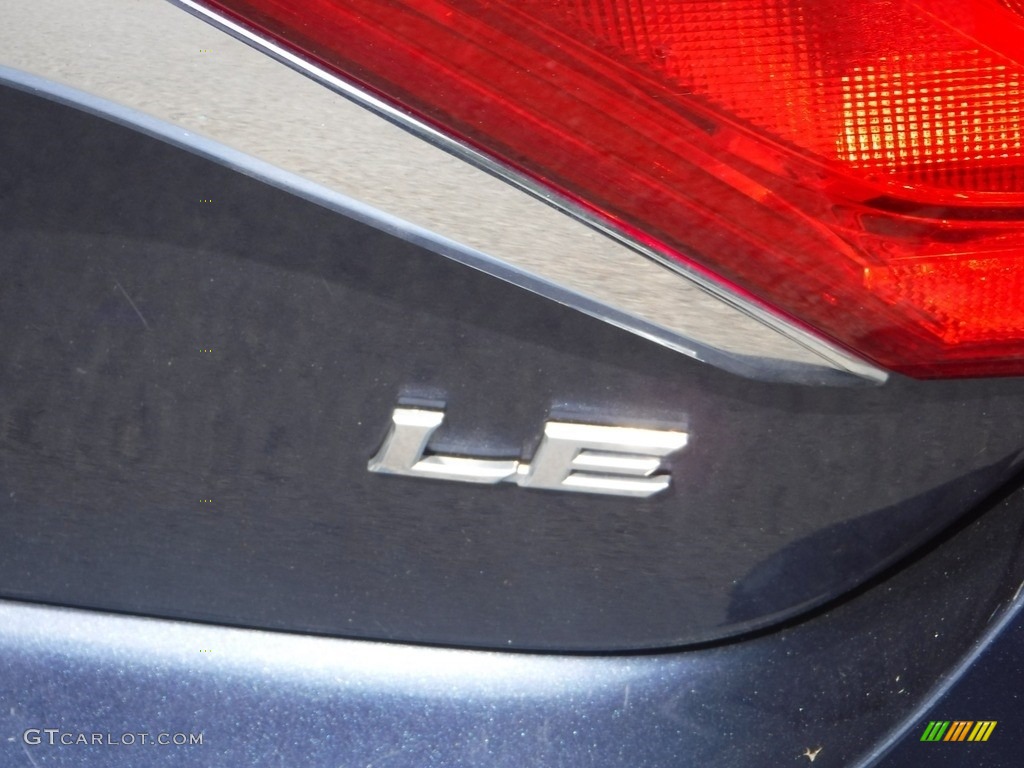 2017 Camry LE - Parisian Night Pearl / Almond photo #14