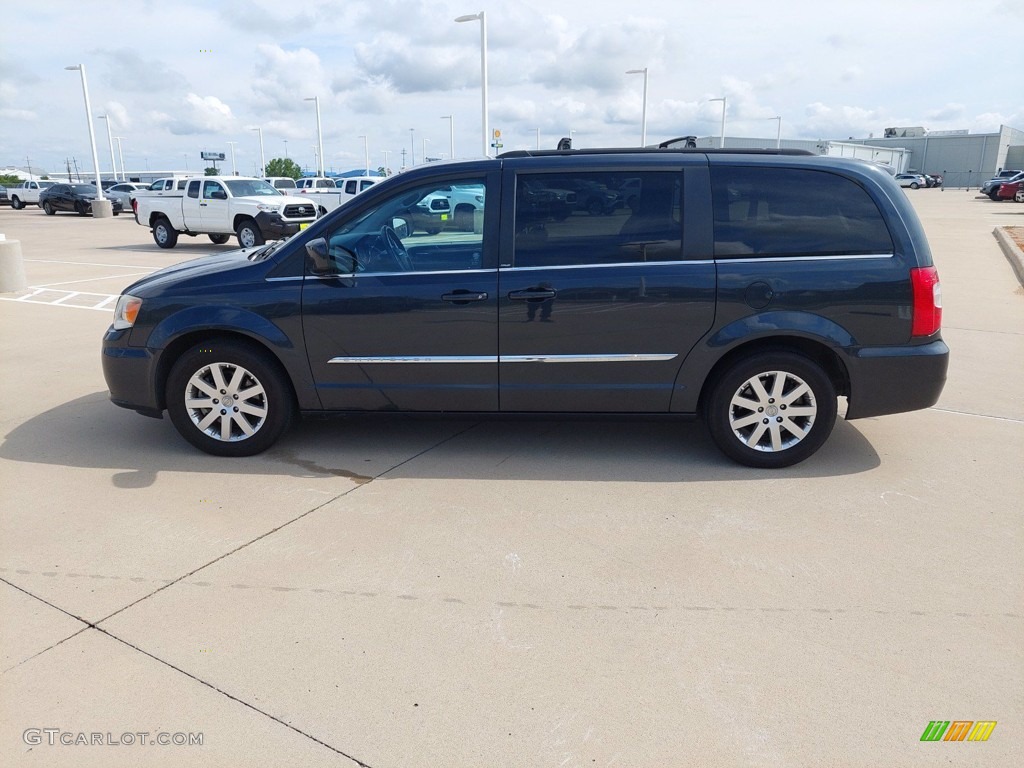 2014 Town & Country Touring - Maximum Steel Metallic / Black/Light Graystone photo #4