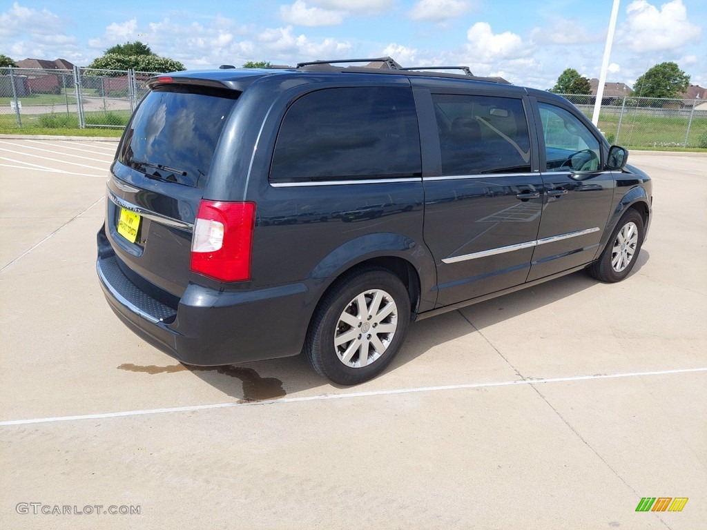 2014 Town & Country Touring - Maximum Steel Metallic / Black/Light Graystone photo #7