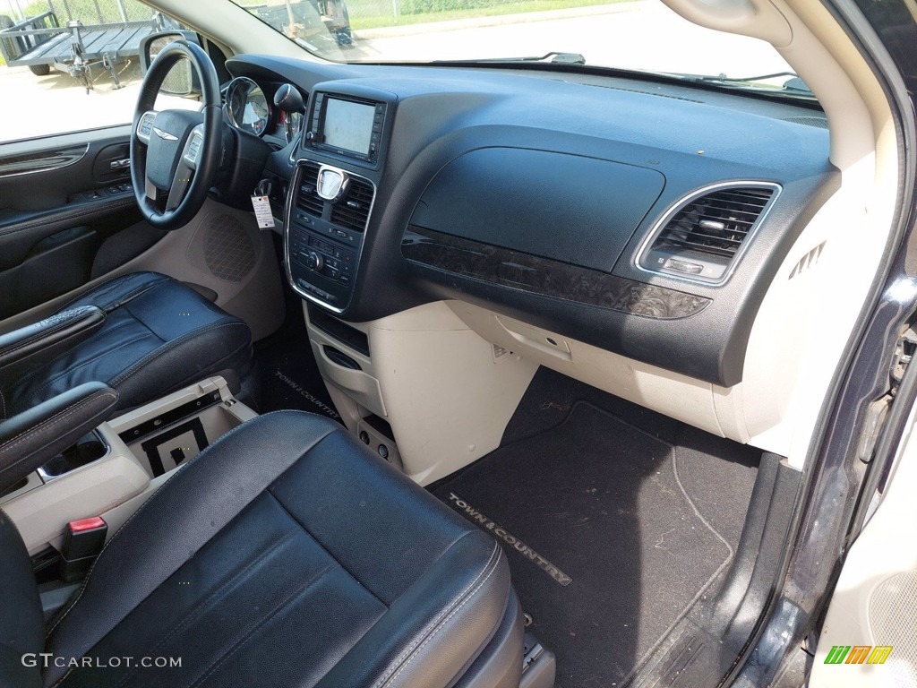 2014 Town & Country Touring - Maximum Steel Metallic / Black/Light Graystone photo #26