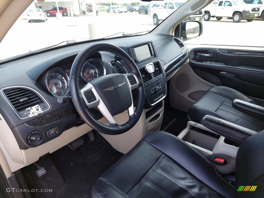 2014 Town & Country Touring - Maximum Steel Metallic / Black/Light Graystone photo #29