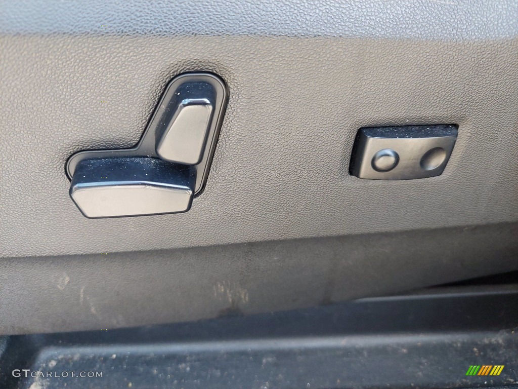 2014 Town & Country Touring - Maximum Steel Metallic / Black/Light Graystone photo #30