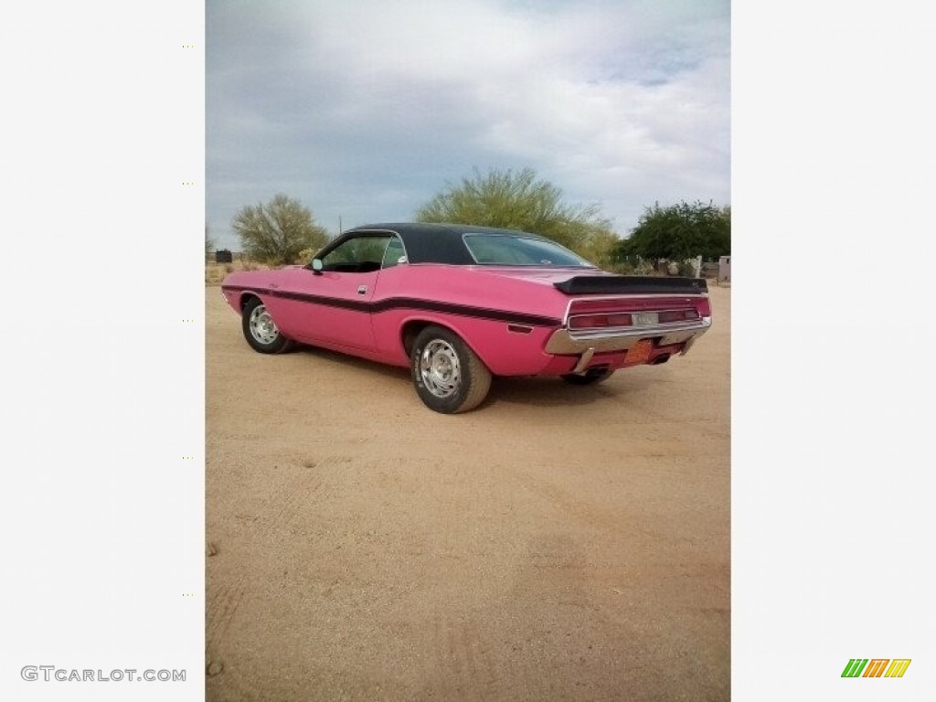Panther Pink 1970 Dodge Challenger R/T Coupe Exterior Photo #142407298