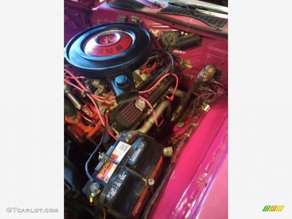 1970 Dodge Challenger R/T Coupe Engine Photos