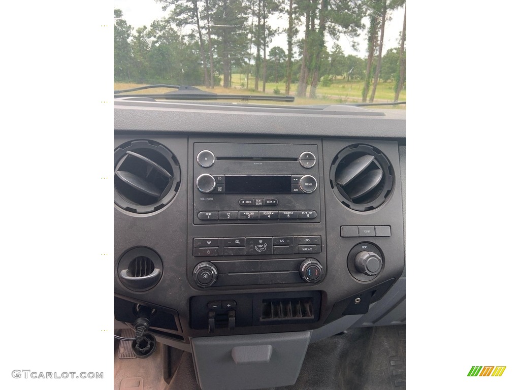 2014 F350 Super Duty XL Crew Cab Dually - Oxford White / Steel photo #9