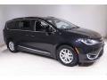2020 Brilliant Black Crystal Pearl Chrysler Pacifica Touring L  photo #1