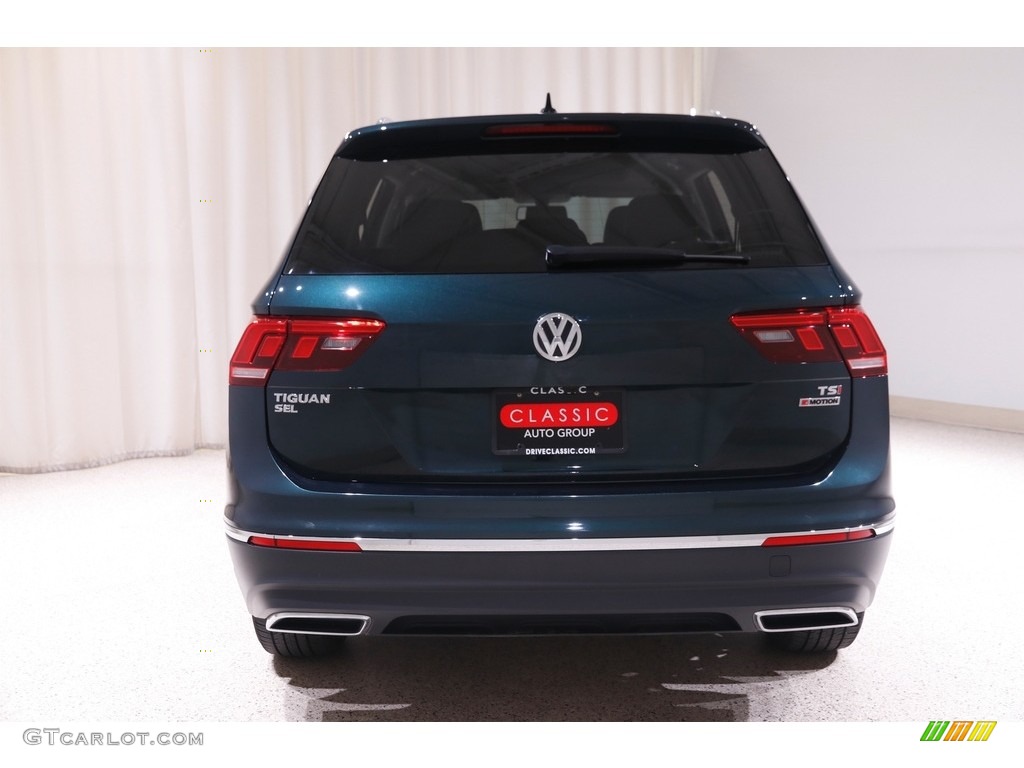 2018 Tiguan SEL 4MOTION - Dark Moss Green Metallic / Titan Black photo #17
