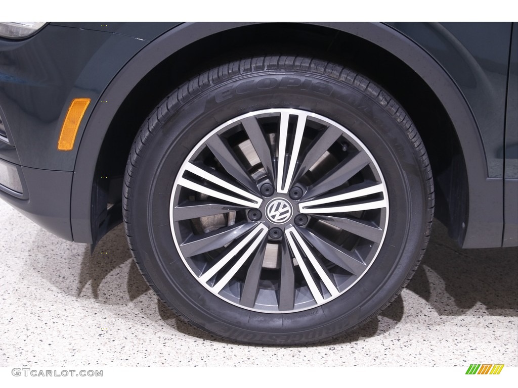 2018 Tiguan SEL 4MOTION - Dark Moss Green Metallic / Titan Black photo #19