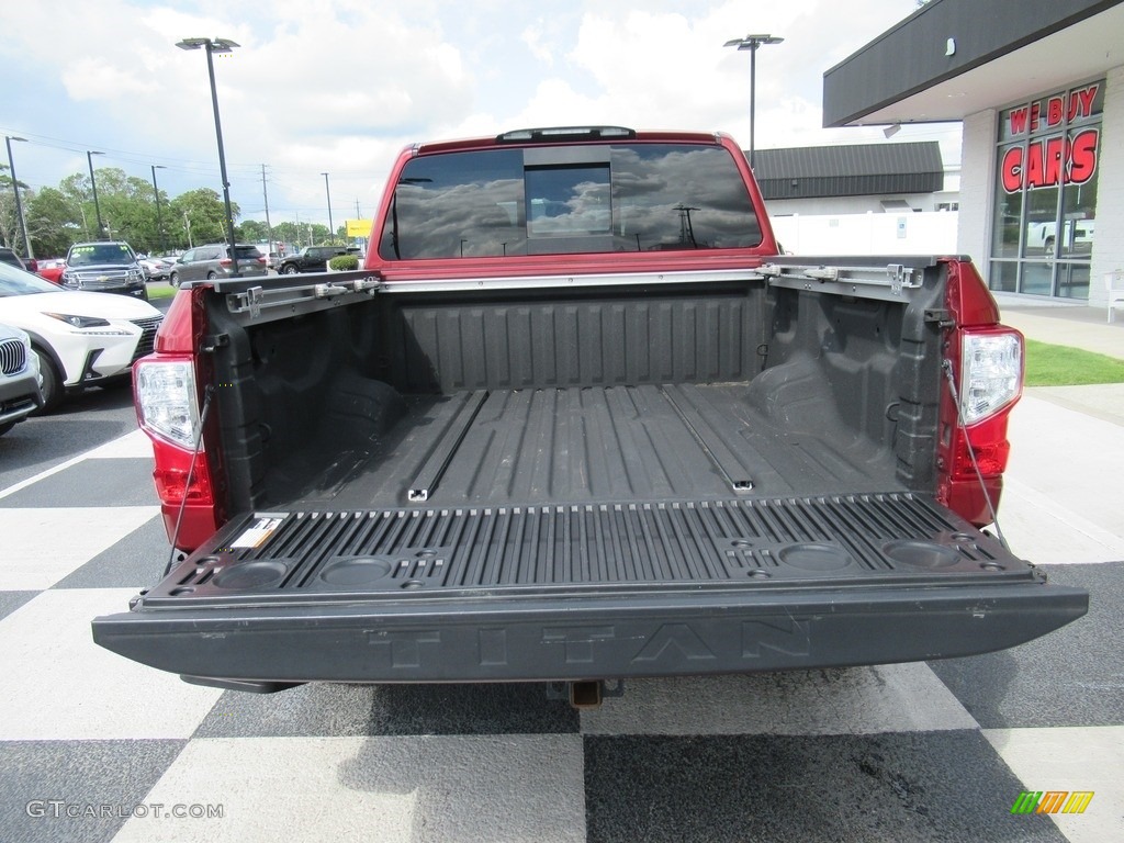 2019 Titan PRO 4X Crew Cab 4x4 - Cayenne Red Metallic / Black photo #5