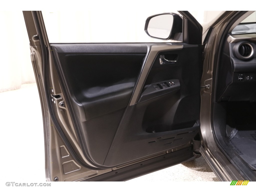 2015 RAV4 XLE - Pyrite Mica / Black photo #4