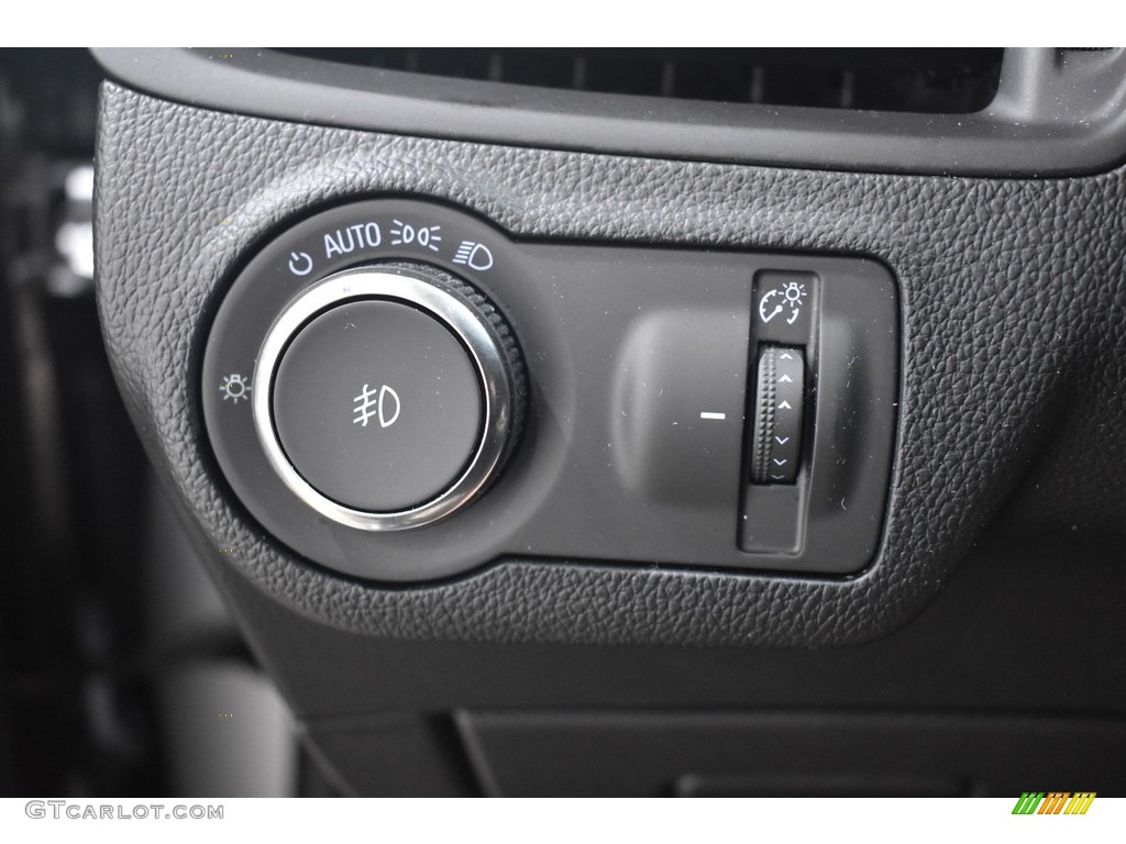 2019 Envision Preferred - Galaxy Silver Metallic / Light Neutral photo #10