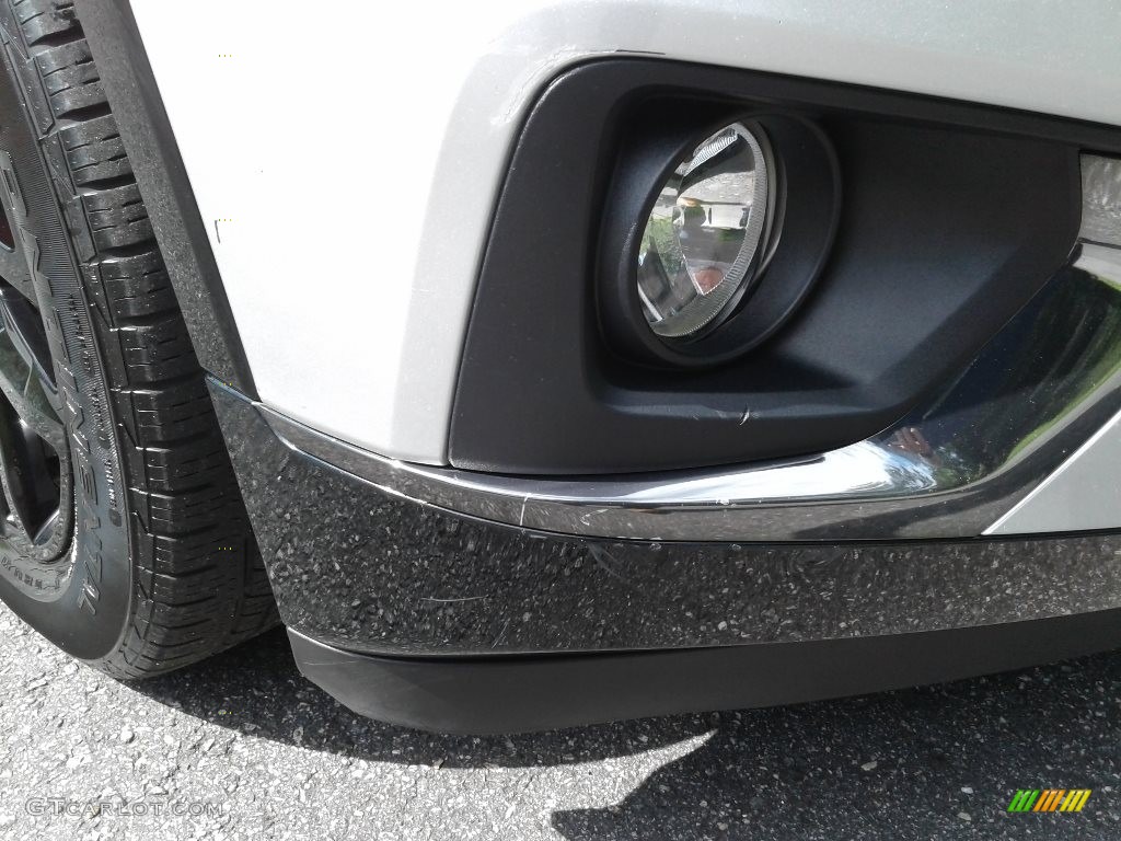 2018 Traverse Premier - Silver Ice Metallic / Jet Black photo #5