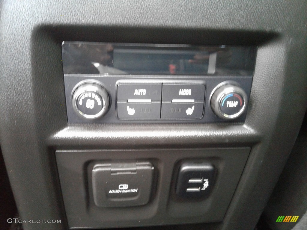 2018 Traverse Premier - Silver Ice Metallic / Jet Black photo #16