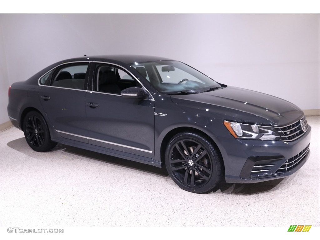 2017 Passat R-Line Sedan - Urano Gray / Titan Black photo #1
