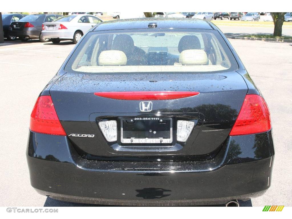 2006 Accord EX-L Sedan - Nighthawk Black Pearl / Ivory photo #6