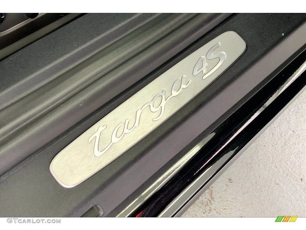 2014 Porsche 911 Targa 4S Marks and Logos Photos