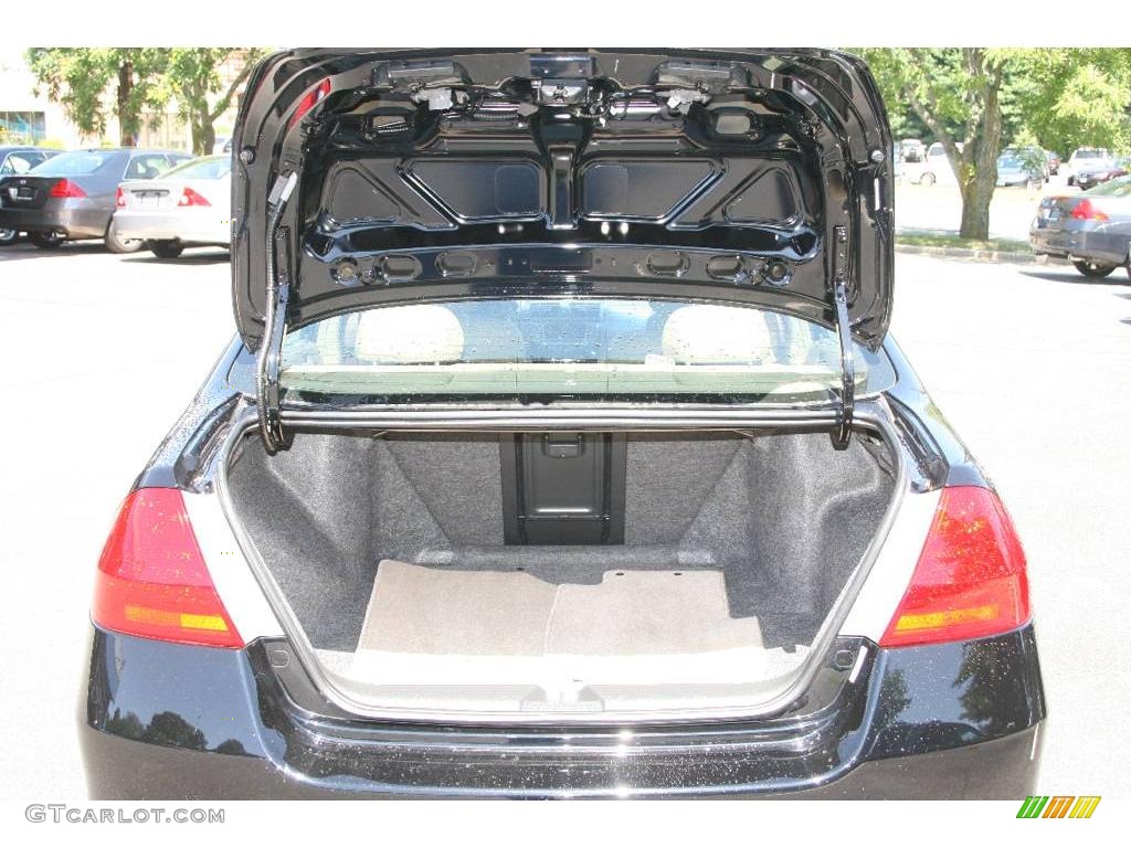 2006 Accord EX-L Sedan - Nighthawk Black Pearl / Ivory photo #7
