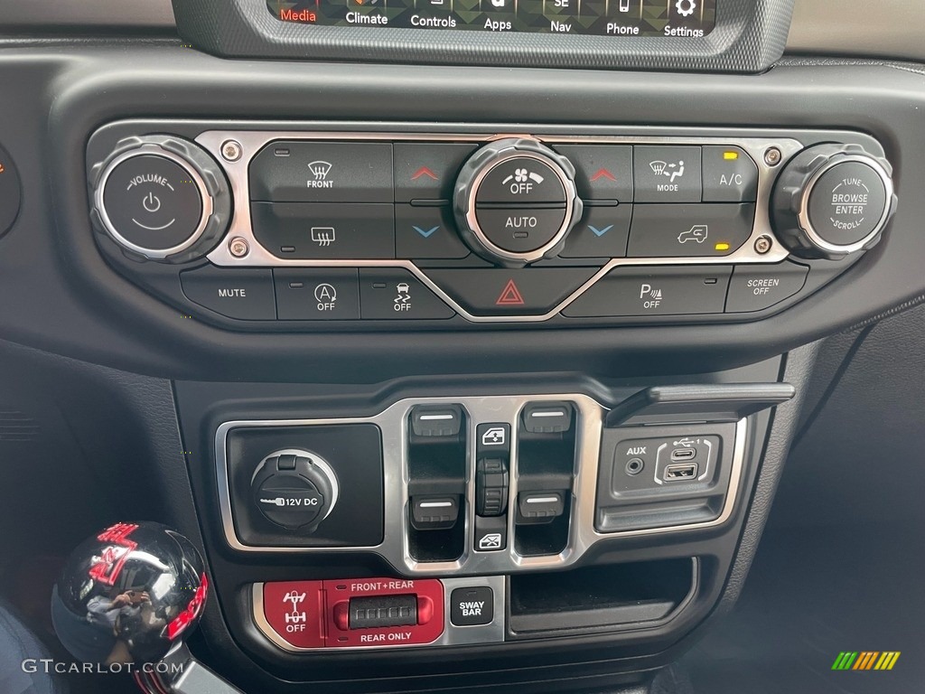 2020 Jeep Wrangler Unlimited Rubicon 4x4 Controls Photo #142417825