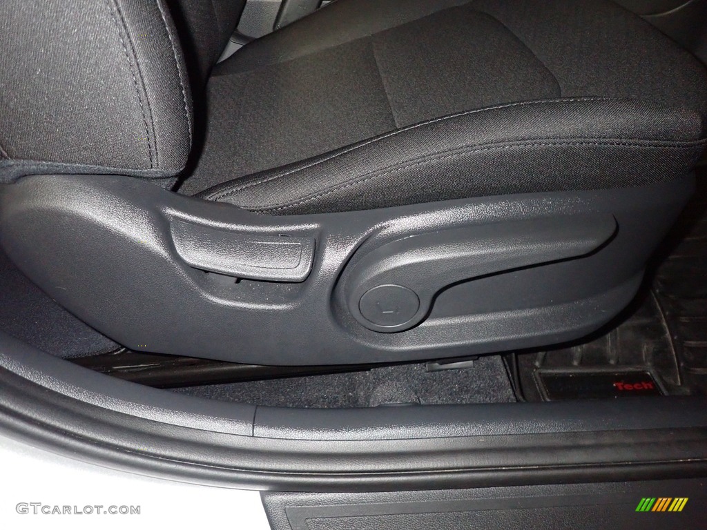 2019 Elantra Value Edition - Symphony Silver / Black photo #42