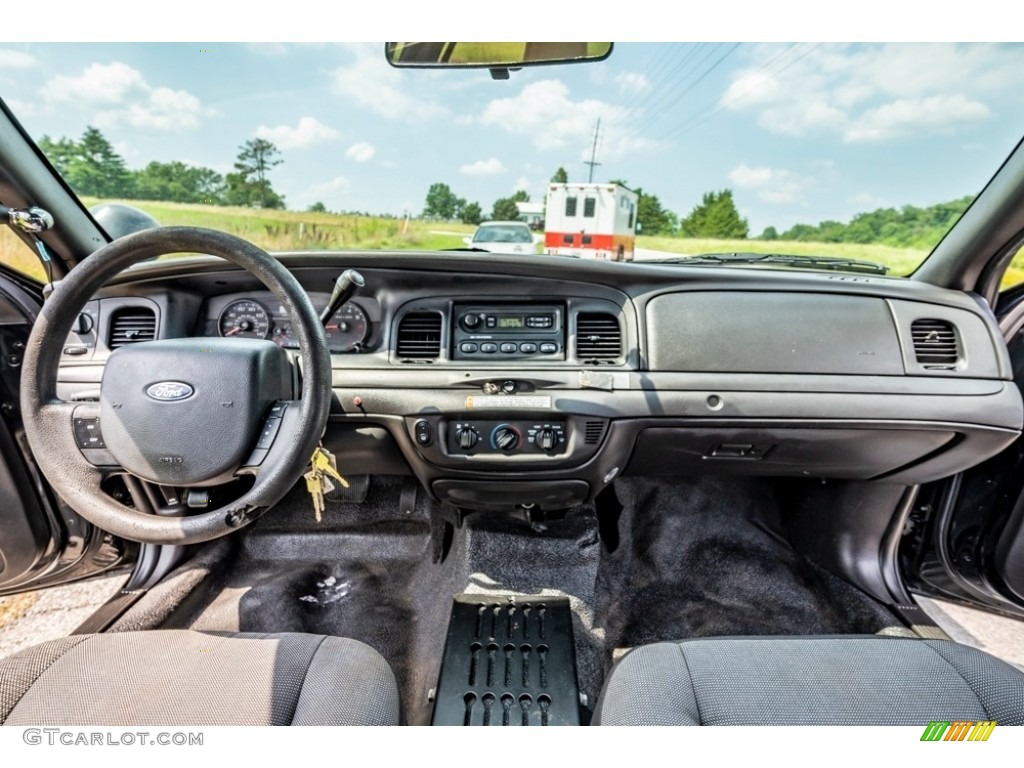 2009 Crown Victoria Police Interceptor - Black / Dark Charcoal photo #30