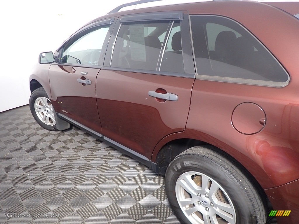 2012 Edge SE - Red Candy Metallic / Charcoal Black photo #17