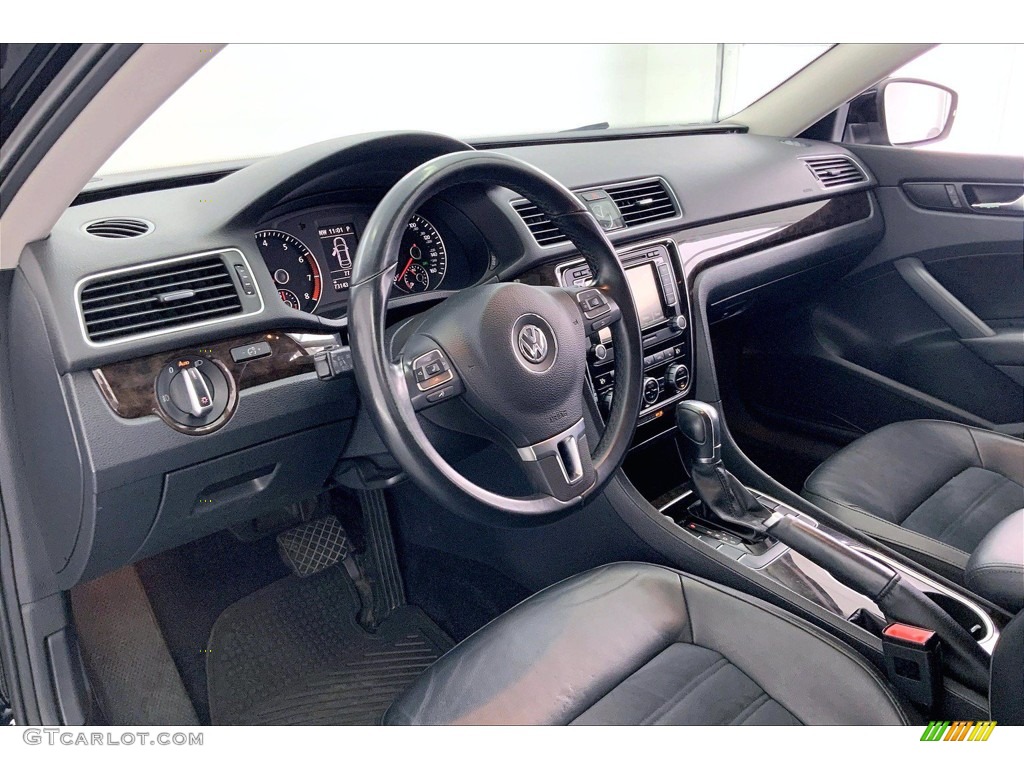 Titan Black Interior 2014 Volkswagen Passat 1.8T SEL Premium Photo #142424629