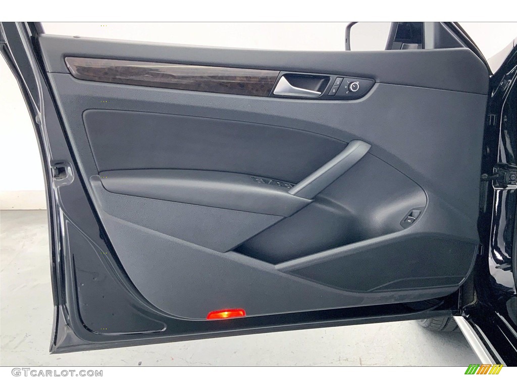 2014 Volkswagen Passat 1.8T SEL Premium Titan Black Door Panel Photo #142424752