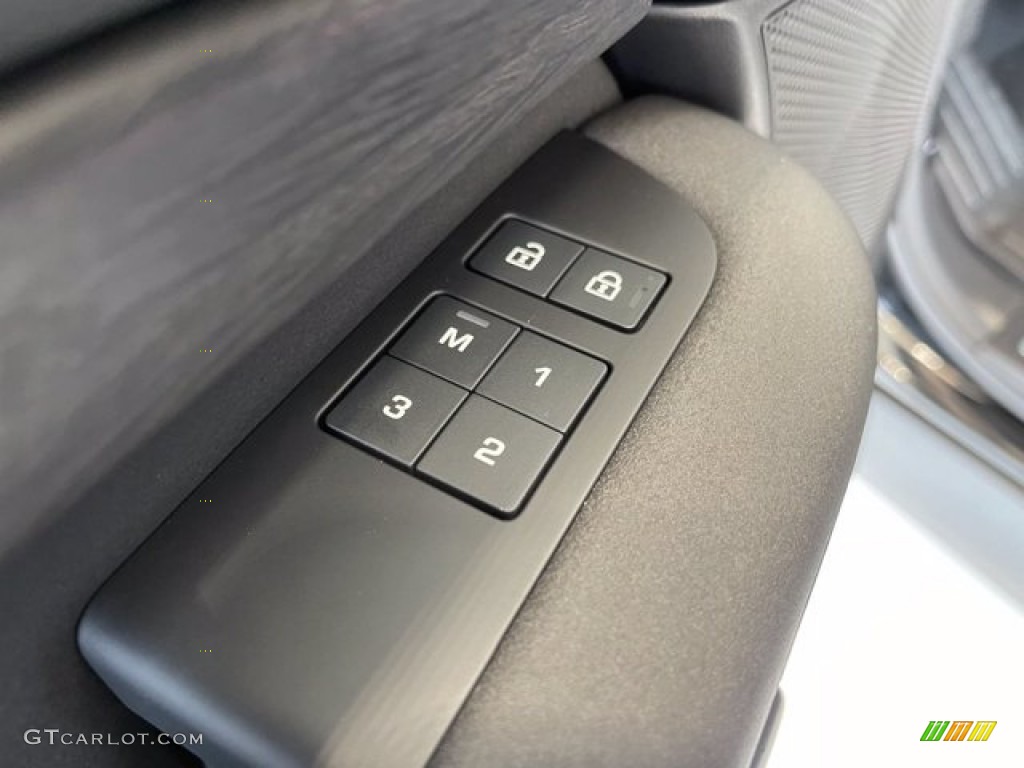 2022 Land Rover Discovery P360 HSE R-Dynamic Controls Photo #142428565
