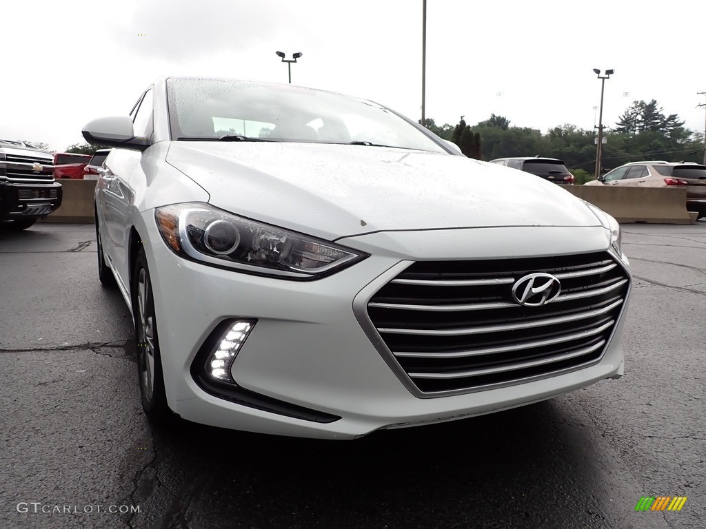 2017 Elantra SE - White / Beige photo #12