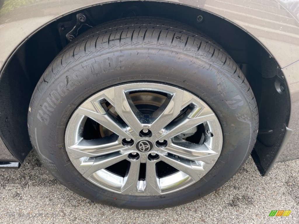 2021 Toyota Sienna Platinum AWD Hybrid Wheel Photos
