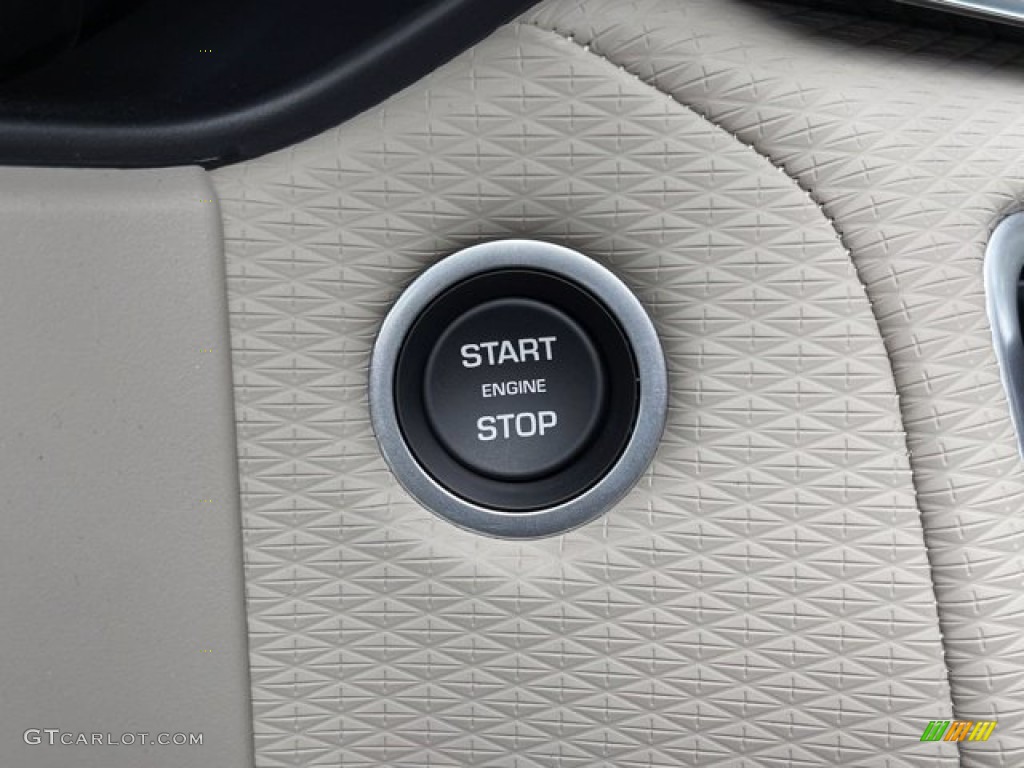 2021 Range Rover Velar R-Dynamic S - Fuji White / Acorn photo #27